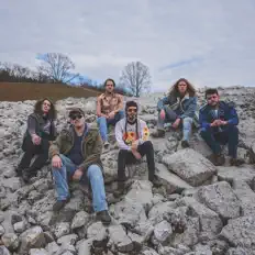 Luister naar Pennyroyal, bekijk muziekvideo's, lees de bio, bekijk de tourdata, en meer!