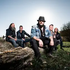 Listen to Marea, watch music videos, read bio, see tour dates & more!