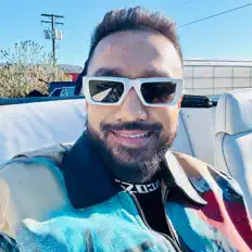 Ouve DR RISHHHH, vê vídeos de música, lê a biografia, vê as datas da digressão e muito mais!