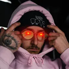 Dengarkan Dan The Lost Boy, tonton video musik, baca bio, lihat tanggal tur & lainnya!