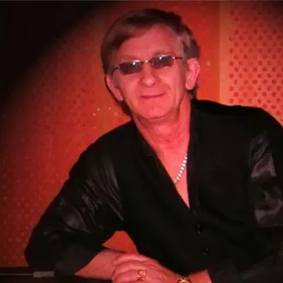Listen to Анатолий Кулагин, watch music videos, read bio, see tour dates & more!