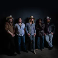 Texas Hillを聴いたり、ミュージックビデオを鑑賞したり、経歴やツアー日程などを確認したりしましょう！