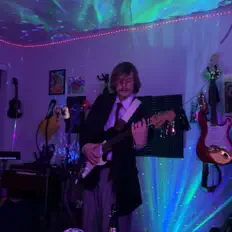 Poslechněte si interpreta Kamon, sledujte hudební videa, přečtěte si životopis, podívejte se na data turné a další informace.