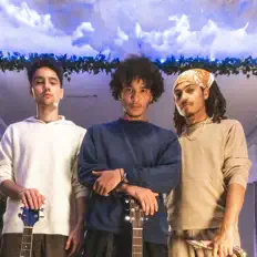 聆聽 3Kings、觀看音樂影片、閱讀小傳、查看巡演日期等！