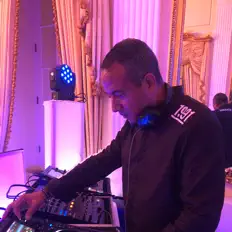 Posłuchaj wykonawcy Fordanz, obejrzyj teledyski, przeczytaj biografię, zobacz daty tras koncertowych i nie tylko!