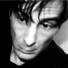 Poslechněte si interpreta Low Res, sledujte hudební videa, přečtěte si životopis, podívejte se na data turné a další informace.