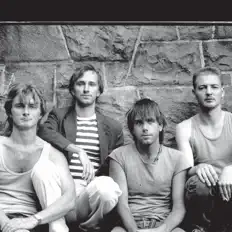 Electrobugs dinle, müzik videolarını izle, biyografisini oku, tur tarihlerini ve daha fazlasını gör!