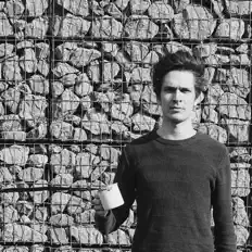 Hör dir Smo an, schau dir Musikvideos an, lies die Biografie, finde Tourdaten und mehr!