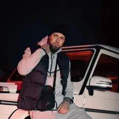 Hör dir Bozznia an, schau dir Musikvideos an, lies die Biografie, finde Tourdaten und mehr!