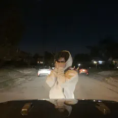 Dengarkan k$lay!, tonton video musik, baca bio, lihat tanggal tur & lainnya!