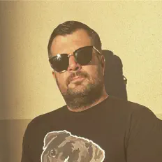 Mic.manicを聴いたり、ミュージックビデオを鑑賞したり、経歴やツアー日程などを確認したりしましょう！