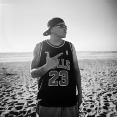 Écoutez TylerWeest, regardez des vidéoclips, lisez la biographie, consultez les dates de tournée et plus encore !