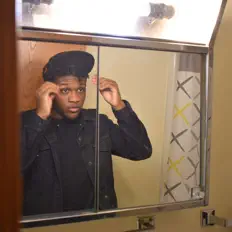 聆聽 Feb Omega、觀看音樂影片、閱讀小傳、查看巡演日期等！