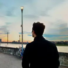 Methner을(를) 듣고, 뮤직 비디오를 보고, 약력을 읽고, 투어 일정 등을 확인하세요!