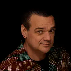 Hör dir Michiel Braam an, schau dir Musikvideos an, lies die Biografie, finde Tourdaten und mehr!