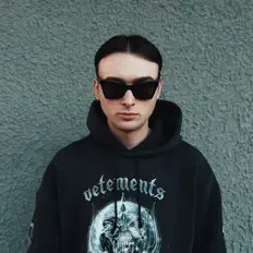 Posłuchaj wykonawcy m1o, obejrzyj teledyski, przeczytaj biografię, zobacz daty tras koncertowych i nie tylko!