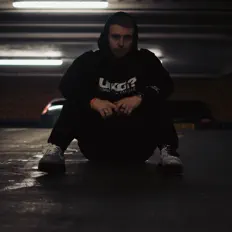Dengarkan Kirbs, tonton video musik, baca bio, lihat tanggal tur & lainnya!