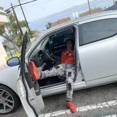 vesmoney: песни, клипы, биография, даты выступлений и многое другое.