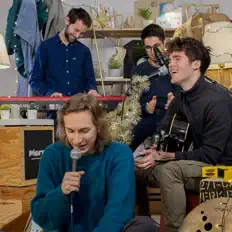 Ascolta Ecole Pierre, guarda video musicali, leggi la biografia, vedi le date del tour & altro!