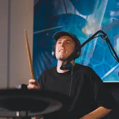 Ouça chordsplitter, assista a videoclipes, leia a biografia, veja as datas das turnês e mais!