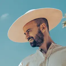 Ascolta Arik Eber, guarda video musicali, leggi la biografia, vedi le date del tour & altro!