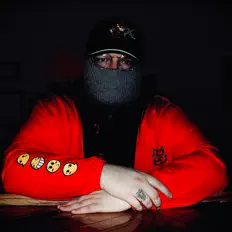 Tape Deck Terroristを聴いたり、ミュージックビデオを鑑賞したり、経歴やツアー日程などを確認したりしましょう！