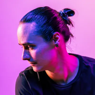 Ouça Ave Pes, assista a videoclipes, leia a biografia, veja as datas das turnês e mais!