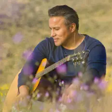 Santos Chavez을(를) 듣고, 뮤직 비디오를 보고, 약력을 읽고, 투어 일정 등을 확인하세요!