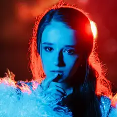 收听 LUSHCHINSKA、观看音乐视频、阅读小传、查看巡演日期等 ！