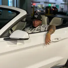 Cutta을(를) 듣고, 뮤직 비디오를 보고, 약력을 읽고, 투어 일정 등을 확인하세요!