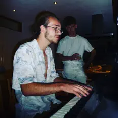 Luka - LQM을(를) 듣고, 뮤직 비디오를 보고, 약력을 읽고, 투어 일정 등을 확인하세요!