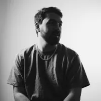 收听 undefined、观看音乐视频、阅读小传、查看巡演日期等 ！