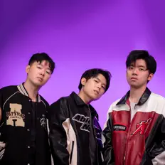 Écoutez AARCADE, regardez des vidéoclips, lisez la biographie, consultez les dates de tournée et plus encore !