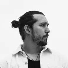 Ascolta Alex Margo, guarda video musicali, leggi la biografia, vedi le date del tour & altro!