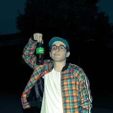 Poslechněte si interpreta Kash On Deck, sledujte hudební videa, přečtěte si životopis, podívejte se na data turné a další informace.