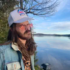 聆聽 Waylon Napadogan、觀看音樂影片、閱讀小傳、查看巡演日期等！