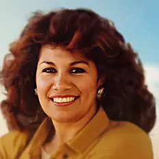 Ascolta Rhonda, guarda video musicali, leggi la biografia, vedi le date del tour & altro!