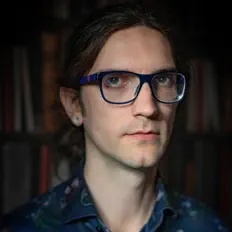 Poslechněte si interpreta Aether, sledujte hudební videa, přečtěte si životopis, podívejte se na data turné a další informace.