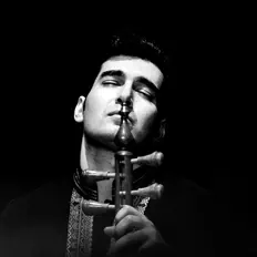 Hör dir Navid Dehghan an, schau dir Musikvideos an, lies die Biografie, finde Tourdaten und mehr!