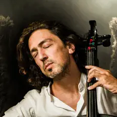 Ian Maksin을(를) 듣고, 뮤직 비디오를 보고, 약력을 읽고, 투어 일정 등을 확인하세요!