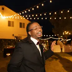 Reggo을(를) 듣고, 뮤직 비디오를 보고, 약력을 읽고, 투어 일정 등을 확인하세요!