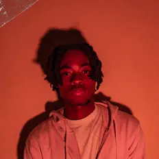 Posłuchaj wykonawcy Ywelly, obejrzyj teledyski, przeczytaj biografię, zobacz daty tras koncertowych i nie tylko!