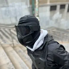 ONNAを聴いたり、ミュージックビデオを鑑賞したり、経歴やツアー日程などを確認したりしましょう！