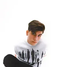 Escucha a PHLORE, mira videos musicales, lee su biografía, consulta las fechas de las gira y más.