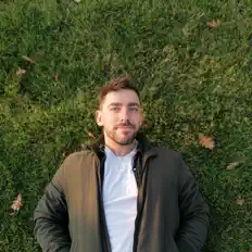 Vincent Baykal Adaを聴いたり、ミュージックビデオを鑑賞したり、経歴やツアー日程などを確認したりしましょう！