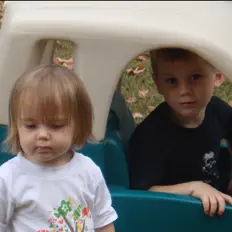 Hör dir Sqeffy an, schau dir Musikvideos an, lies die Biografie, finde Tourdaten und mehr!