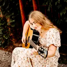 Escucha a Harper Smith, mira videos musicales, lee su biografía, consulta las fechas de las gira y más.