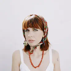 Luister naar Santa Chiara, bekijk muziekvideo's, lees de bio, bekijk de tourdata, en meer!