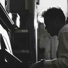 Listen to Simon André, watch music videos, read bio, see tour dates & more!