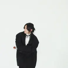 聆聽 ian、觀看音樂影片、閱讀小傳、查看巡演日期等！